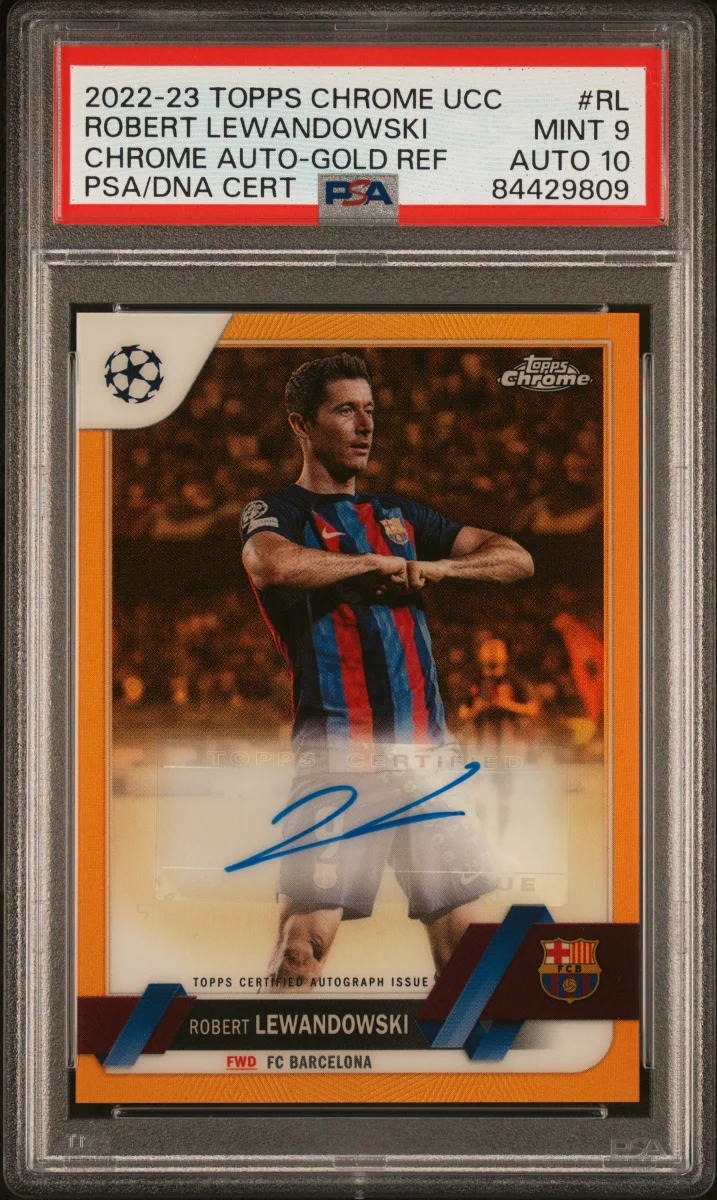 2022-23 Robert Lewandowski Chrome Gold Auto
