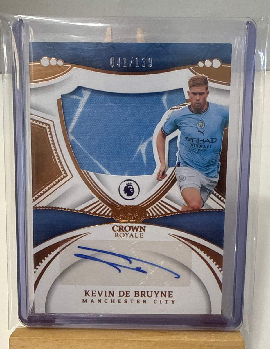 Kevin De Bruyne: Autograph Relic, 041/139, Panini: Chronicles Crown Royale Premier League 