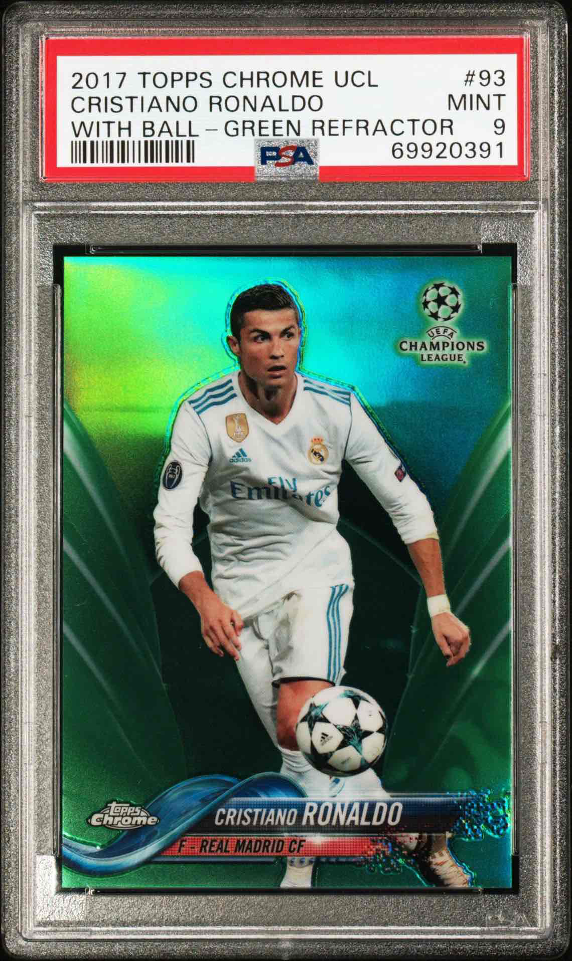 2017 TOPPS CHROME UEFA CHAMPIONS LEAGUE | WITH BALL-GREEN REFRACTOR CRISTIANO RONALDO 93